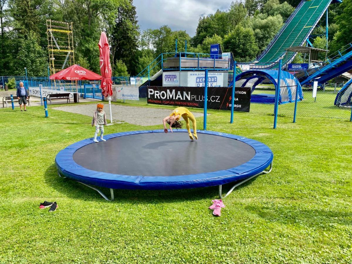Penzion Acrobat Park Stity Ngoại thất bức ảnh