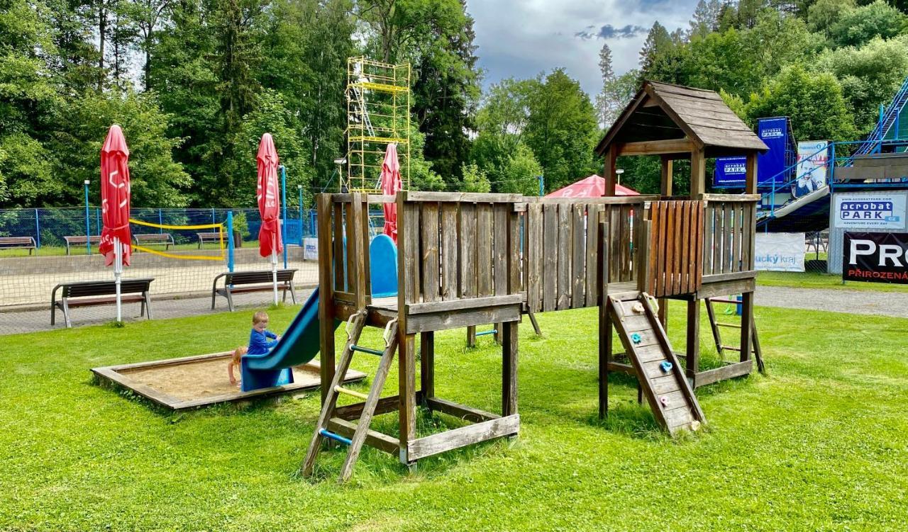 Penzion Acrobat Park Stity Ngoại thất bức ảnh